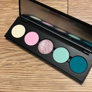 Bernovich eyeshadow palette